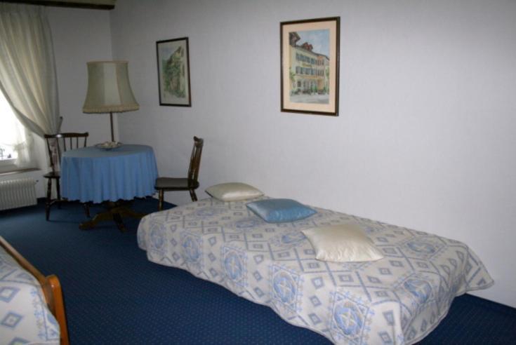 Hotel Zum Alten Schweizer Twann Habitación foto